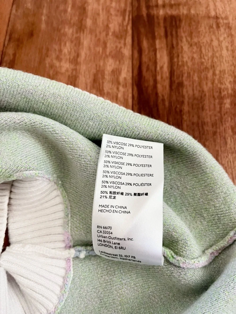 Urban Outfitters Randi pastel floral V-neck cropped knit vest top - Picture 6 of 13